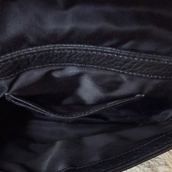 Tory Burch Black Pebbled Leather Crossbody Bag - Picture 11 of 12